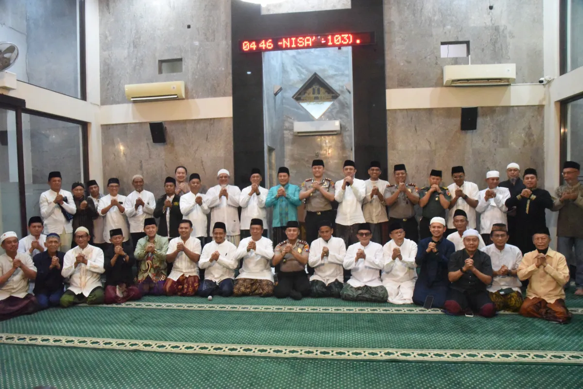 Perkuat Sinergi hingga Akar Rumput, Bupati dan Kapolresta Sidoarjo Gelar Subuh Keliling Perdana di Waru
