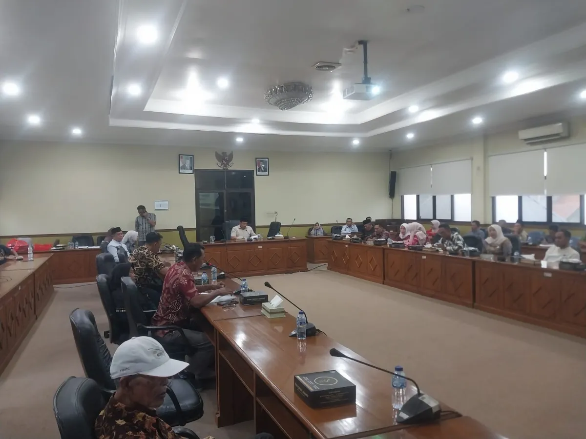 Diduga Tabrak Peraturan Musdes dan Temukan 177 Data Penerima Bermasalah, Penyaluran Bantuan Kalimati Diadukan Dewan