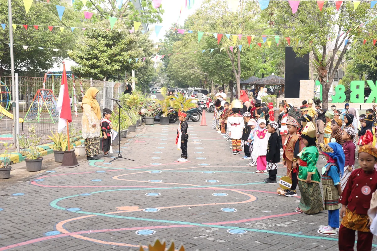 Menggemaskan dan Menginspirasi, Kerennya Para Pemimpin Cilik KB TK Al Muslim Semarakkan Sumpah Pemuda