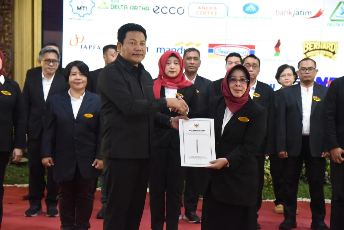 Gandeng Dunia Usaha untuk Sidoarjo Maju, Bupati Subandi Kukuhkan Forum TJSLP Periode 2026 - 2029