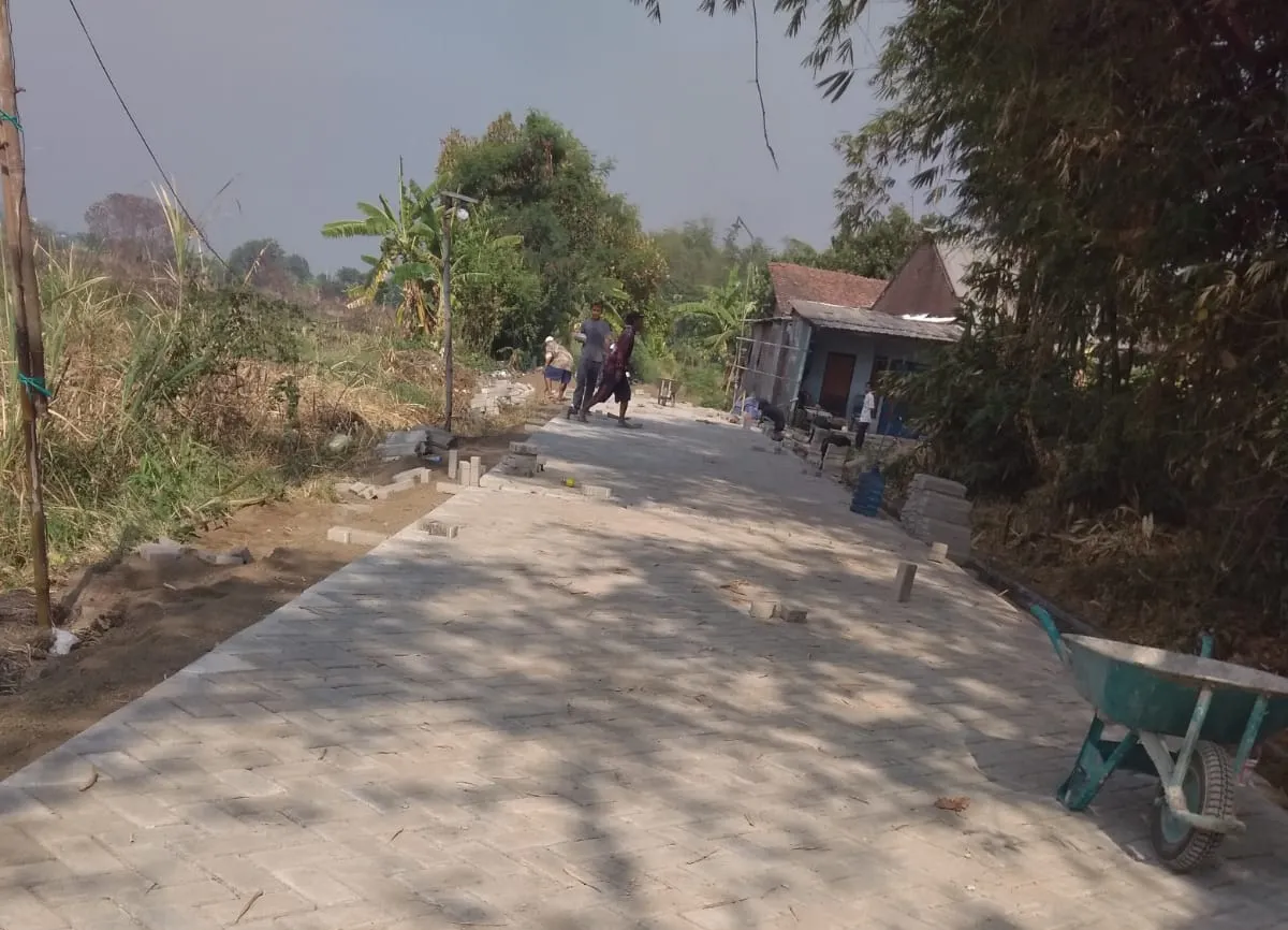 Luruskan Tuduhan Proyek Paving Rp 352 Juta, Kades dan Warga Tanggul Wonoayu Buka Suara