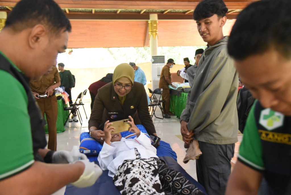 KHITAN - Sebanyak 165 anak mengikuti kegiatan Khitan Massal Gratis yang digelar BAZNAS Sidoarjo dalam rangka Harjasda ke 167 di Pendopo Delta Wibawa, Sidoarjo, Selasa (20/01/2026).