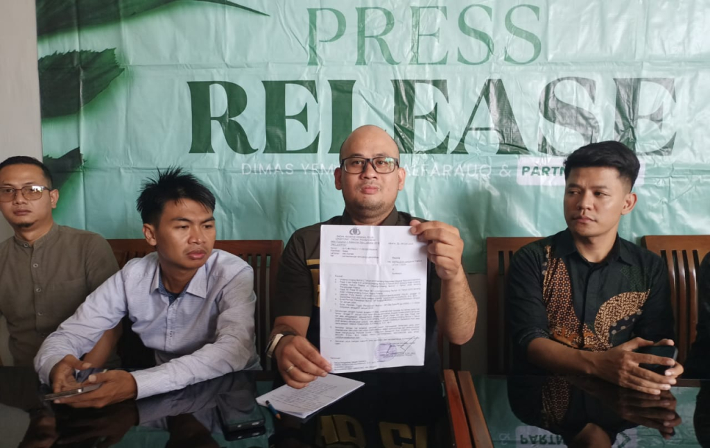 PRESS RELEASE - Pengacara sekaligus pelapor kasus dugaan penipuan dan penggelapan investasi senilai Rp 28 miliar yang diduga melibatkan Bupati dan anggota DPRD Sidoarjo dirilis karena tahapannya naik ke penyidikan, Kamis (22/01/2026).