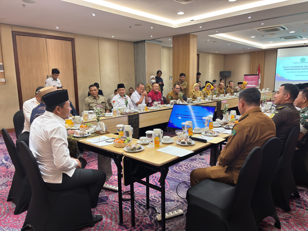 RAKOR - Bupati Sidoarjo Subandi memimpin Rakor menjelang pelaksanaan bulan Suci Ramadhan 2026 bersama pimpinan DPRD, Forkopimda dan seluruh OPD teknis di lingkungan Pemkab Sidoarjo di Fave Hotel Sidoarjo, Senin (09/02/2026).