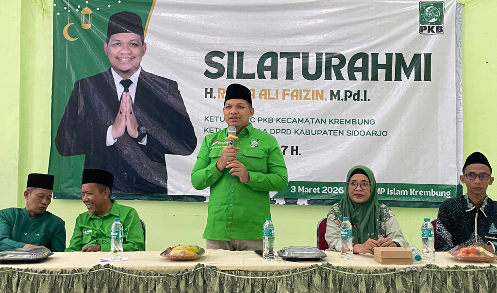 SAPA WARGA - Ketua Komisi A DPRD Sidoarjo, H Rizza Ali Faizin yang juga menjadi salah satu Bakal Calon kuat bursa Calon Ketua DPC PKB Sidoarjo representasi kaum muda saat beberapa kegiatan menyapa warga kemarin.