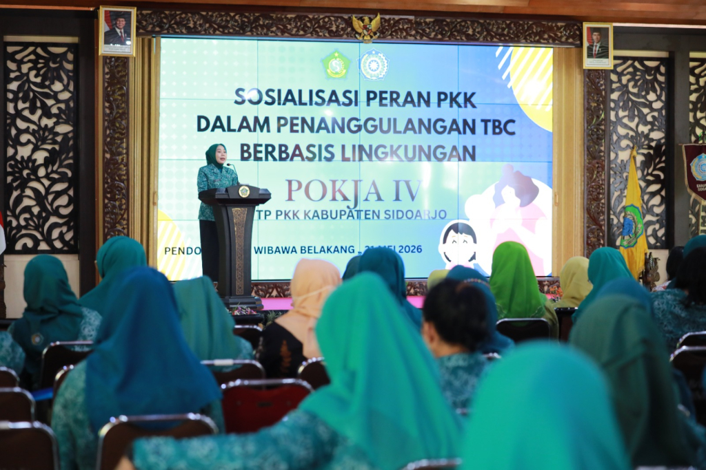 SOSIALISASI - Ketua Tim Penggerak PKK Kabupaten Sidoarjo Sriatun Subandi saat Sosialisasi Peran PKK dalam Penanggulangan TBC Berbasis Lingkungan di Pendopo Delta Wibawa, Kamis (21/05/2026).