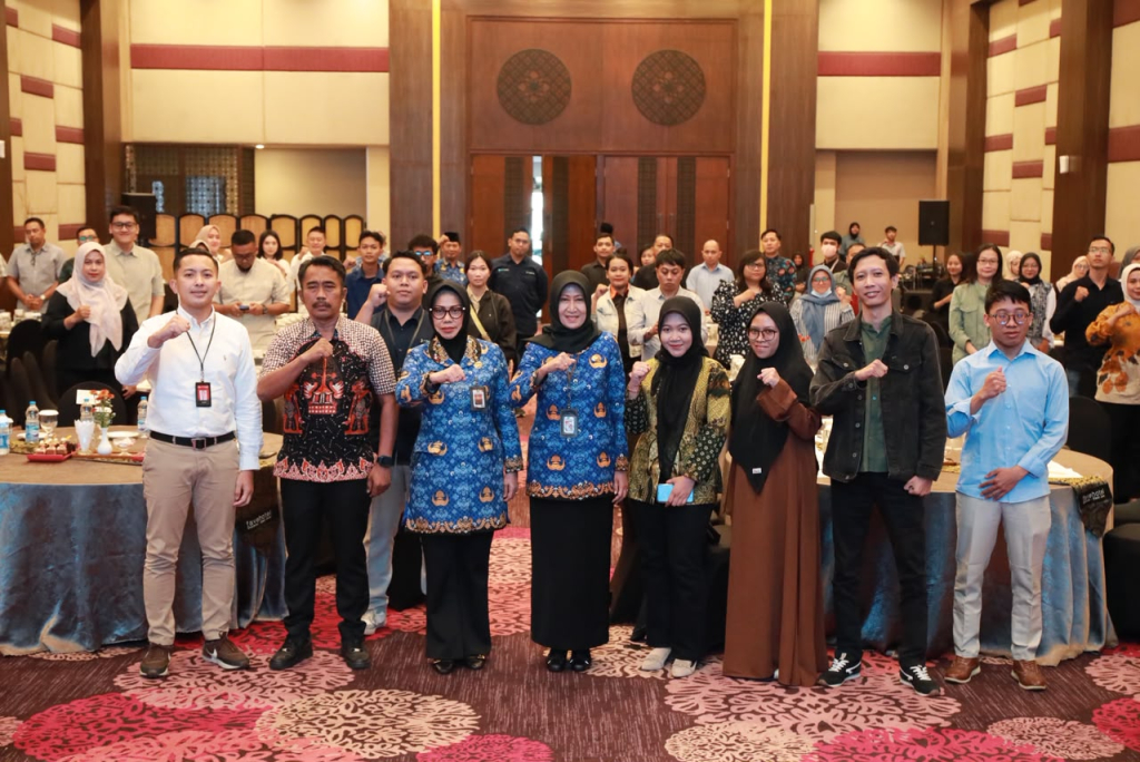 TAXMON - Sekda Sidoarjo Fenny Apridawati didampingi Kepala BPPD Noer Rochmawati saat ekspos dalam acara Sosialisasi Implementasi Taxmon yang digelar oleh Badan Pelayanan Pajak Daerah (BPPD) Kabupaten Sidoarjo di Fave Hotel Sidoarjo, Rabu (17/06/2026).