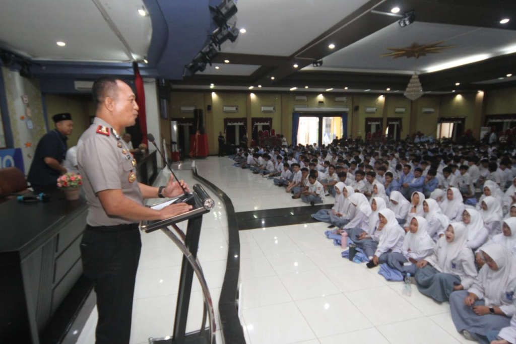 Perkuat Karakter dan Integritas Ribuan Siswa Smamda, Polresta Sidoarjo Beri Edukasi Kamtibmas dan Bijak Bermedsos