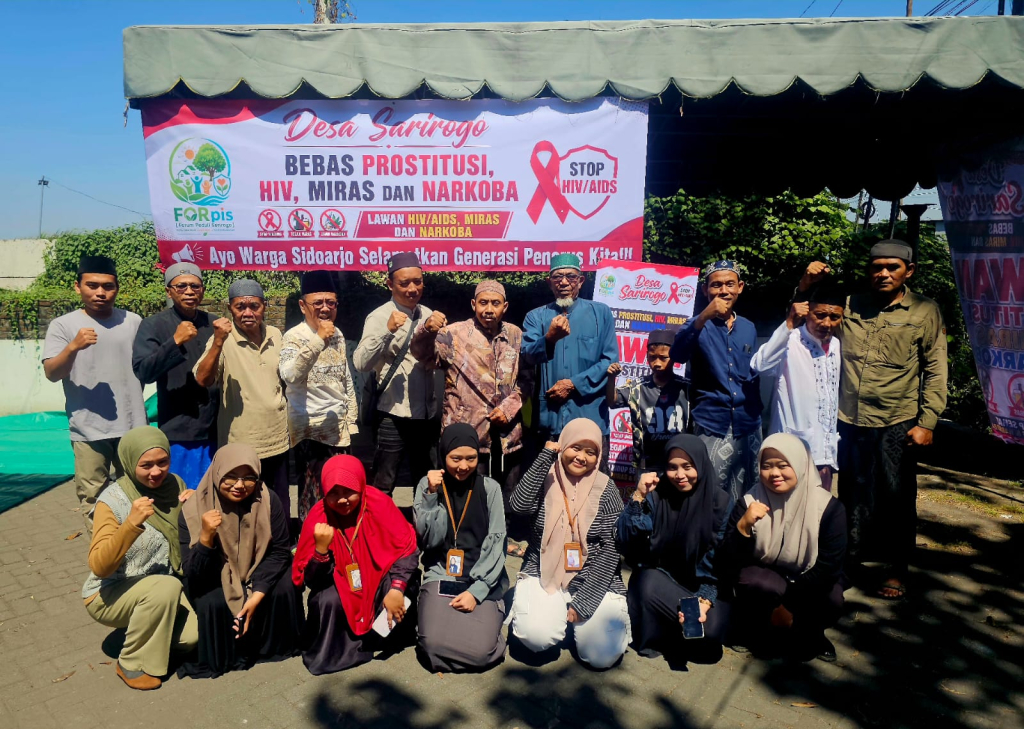 DUKUNGAN - Gelombang penolakan peredaran Miras dan Pekat makin bergelora dan banjir dukungan saat Forum Peduli Sarirogo (ForPis) mendirikan posko perlawanan di kawasan Ruko Citra City Desa Sarirogo, Kecamatan Sidoarjo, Minggu (26/07/2027).
