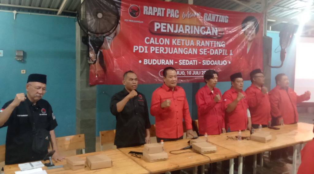 JARING - Waka Bidang Keanggotaan, Organisasi dan Sumber Daya, DPC PDI Perjuangan Sidoarjo H Choirul Hidayat SH memimpin penjaringan calon ketua ranting PDI Perjuangan Dapil I Sidoarjo di BUMDes Among Tani Desa Lebo, Kecamatan Sidoarjo, Jumat (10/07/2026)