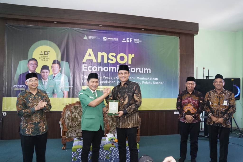 KERJASAMA - DJP Jatim resmi menjalin sinergi dengan PW Gerakan Pemuda (GP) Ansor ditandai penandatanganan Perjanjian Kerja Sama tentang Edukasi dan Pendampingan Administrasi Perpajakan di Kantor PW GP Ansor Jatim, Surabaya, Kamis (06/08/2026).