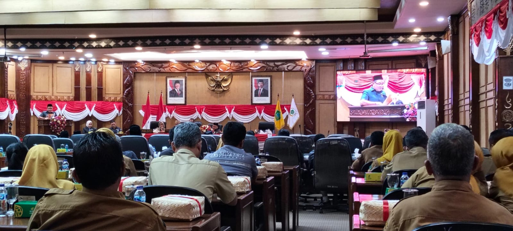 PU - Melalui Juru Bicara Fraksi Partai Gerindra Supriyono Fraksi Gerindra mengapresiasi usulan pembentukan Raperda perlindungan buruh dan peningkatan pelatihan kerja di Pandangan Umum (PU) fraksi-fraksi saat Paripurna, Selasa (11/08/2026). Prapanca Biru