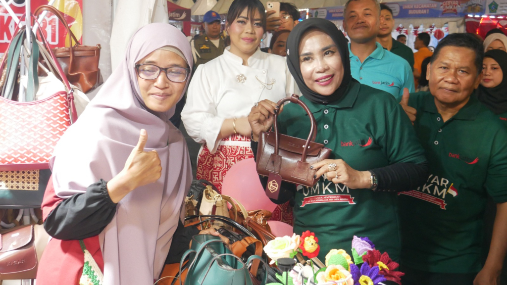 Dorong Produk Lokal Naik Kelas, Wabup Mimik Idayana Resmi Buka Gebyar UMKM Sidoarjo 2026 di Ciplaz