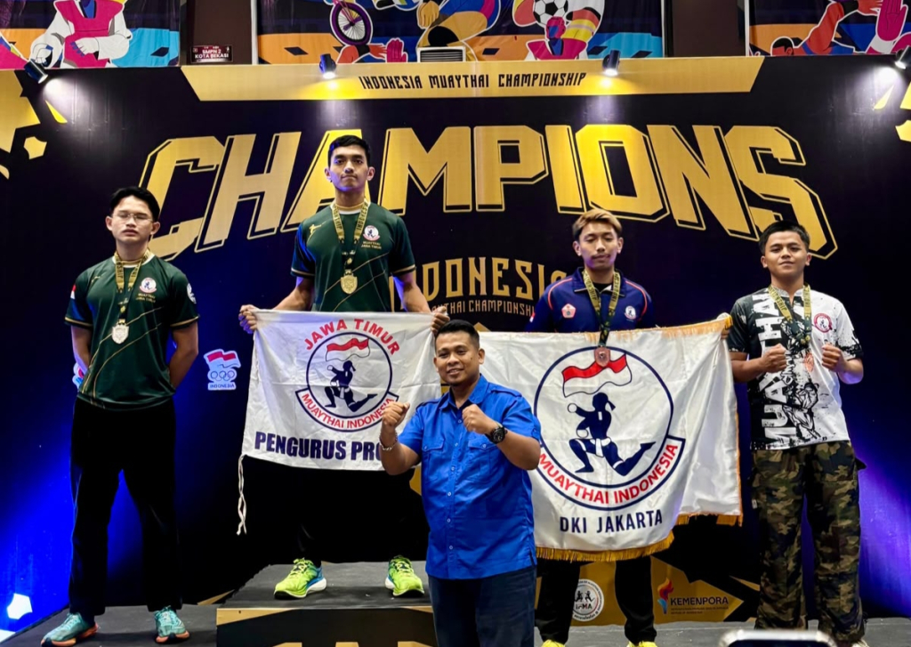 JUARA - Dua atlet Muaythai Sidoarjo menjadi juara sekaligus borong medali di Kejurnas Muaythai dengan menggondol emas dan perunggu di Bekasi, Jawa Barat, 3–9 Agustus 2026 kemarin.