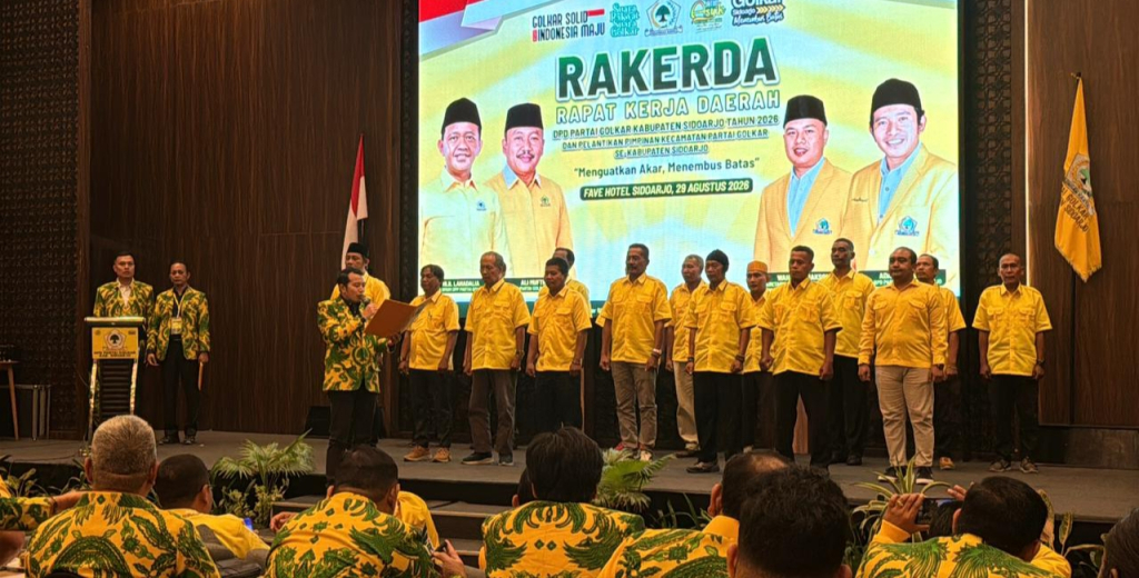 RAKERDA - Dewan Pimpinan Daerah (DPD) Partai Golkar Kabupaten Sidoarjo menggelar Rapat Kerja Daerah (Rakerda) yang dirangkaikan dengan pelantikan 18 Pengurus Kecamatan (PK) se-Kabupaten Sidoarjo di Fave Hotel Sidoarjo, Sabtu (29/08/2026).