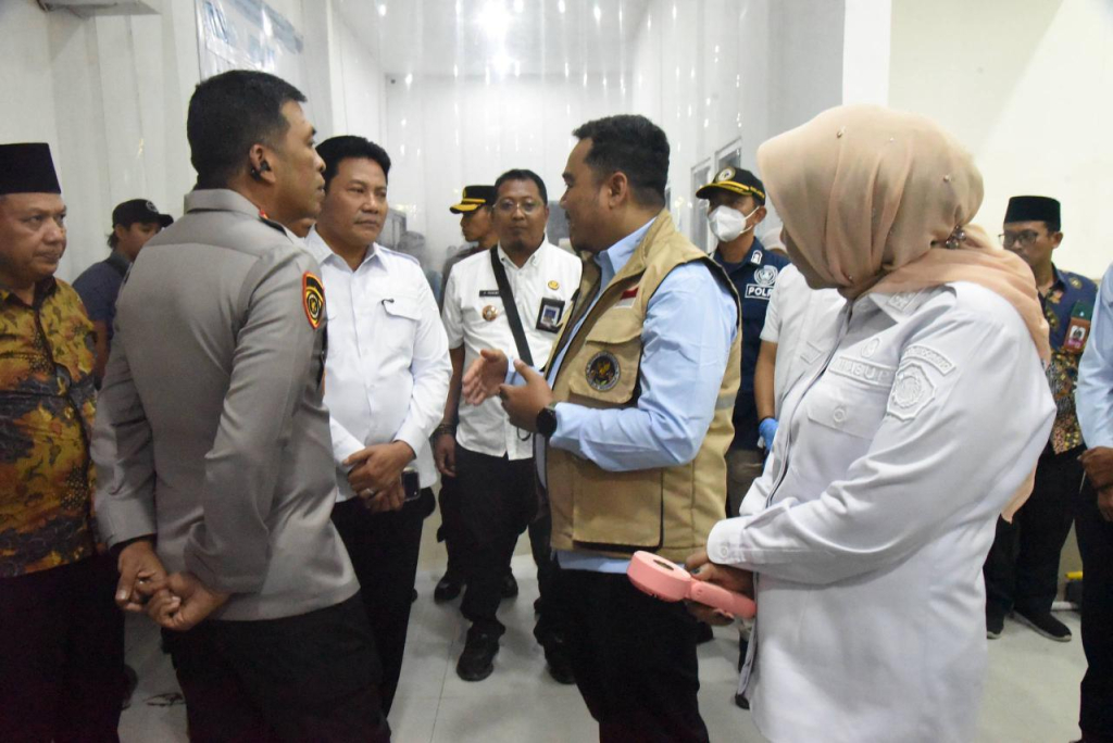 SIDAK - Bupati Sidoarjo Subandi didampingi Forkopimda lainnya ikut sidak bersama Wakil Koordinator BGN Regional Jatim, Teguh Bayu Wibowo di dapur SPPG Desa Kalitengah, Kecamatan Tanggulangin, Sidoarjo, Rabu (02/09/2026).