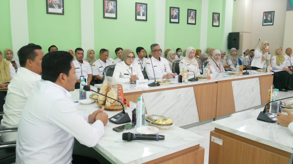 SIDAK - Bupati Sidoarjo Subandi terus melanjutkan rangkaian kunjungan kerjanya ke sejumlah Organisasi Perangkat Daerah (OPD) giliran Dinas Kesehatan (Dinkes) yang dikunjungi memastikan peningkatan mutu pelayanan kesehatan masyarakat, Rabu (02/09/2026).