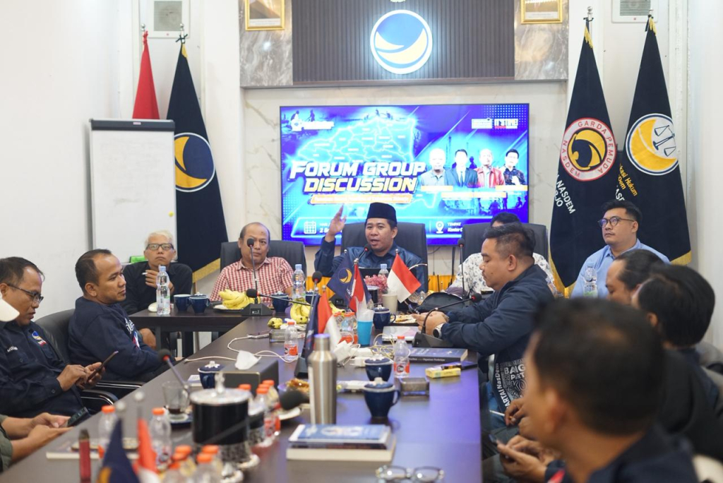 FGD - Ketua DPD Partai NasDem Kabupaten Sidoarjo M Zakaria Dimas Pratama menggelar Focus Group Discussion (FGD) bertema Pemetaan Dapil Sidoarjo menghadirkan KPU, Bawaslu, Akademisi dan Pengamat Politik dan lembaga Survei ndependen, Kamis (03/09/2026).