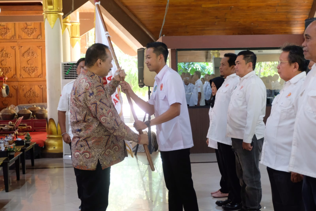 LANTIK - Ketua Umum KONI Sidoarjo M Rafi Wibisono dilantik Ketua Umum KONI Jatim Muhammad Nabil disaksikan Bupati Sidoarjo Subandi dan pengurus Komite Olahraga Nasional Indonesia (KONI) Sidoarjo periode 2025 - 2029 resmi dilantik di Pendopo Delta Wibawa,