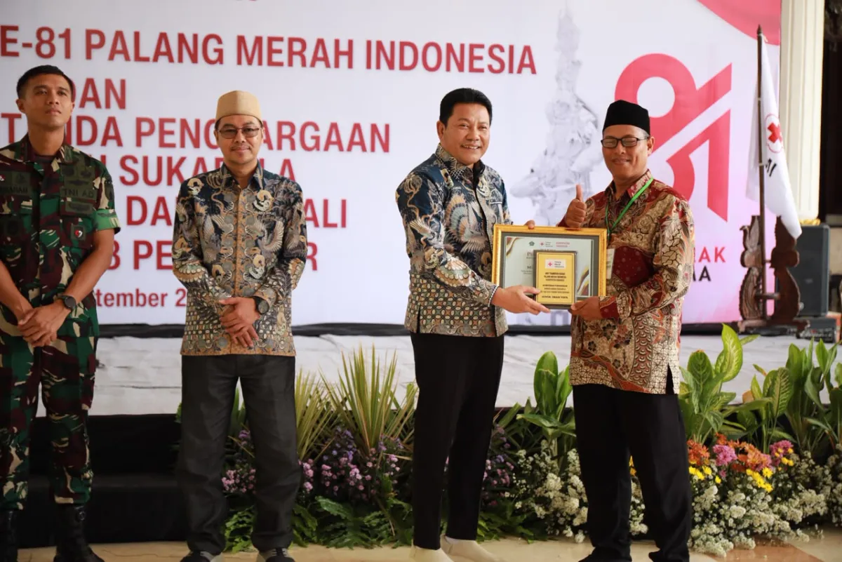 Dedikasi Kemanusiaan 5.286 Pendonor Darah Sidoarjo Terima Penghargaan, Bupati Subandi Ajak Warga Tak Lelah Bantu Sesama