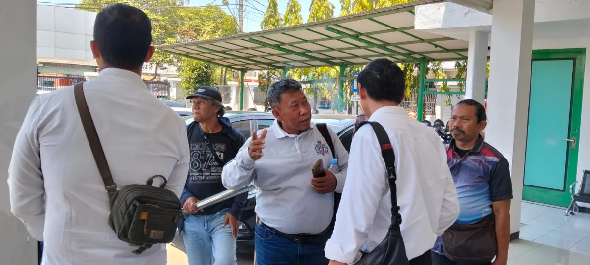 Baca juga : Penyidik Pidsus Kejari Sidoarjo Janji dan Komitmen Tuntaskan Kasus Dugaan Korupsi TKD, Warga Damarsi Tunda Demo