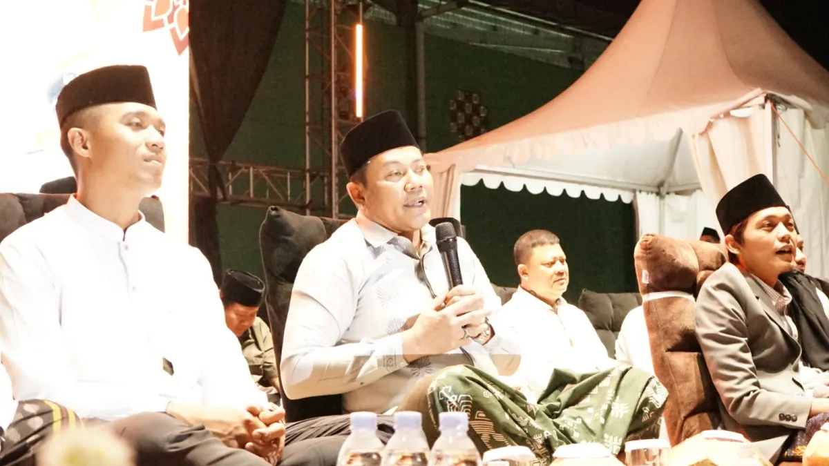 Ribuan Warga Sedati Tumpah Ruah di Lapangan, Bupati Subandi dan Gus Iqdam Perkuat Silaturahmi dan Gotong Royong