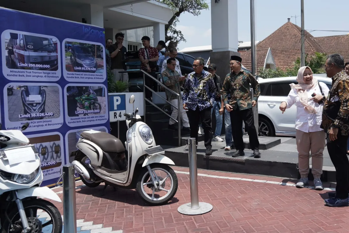 LELANG - DJP Jatim Bersatu bersama DJKN Jatim menggelar Pekan Lelang Serentak 2026 sebagai penegakan hukum sebanyak 69 aset sitaan milik 51 penunggak pajak dilelang secara daring dengan total nilai mencapai Rp 29,82 miliar, Kamis (24/09/2026).