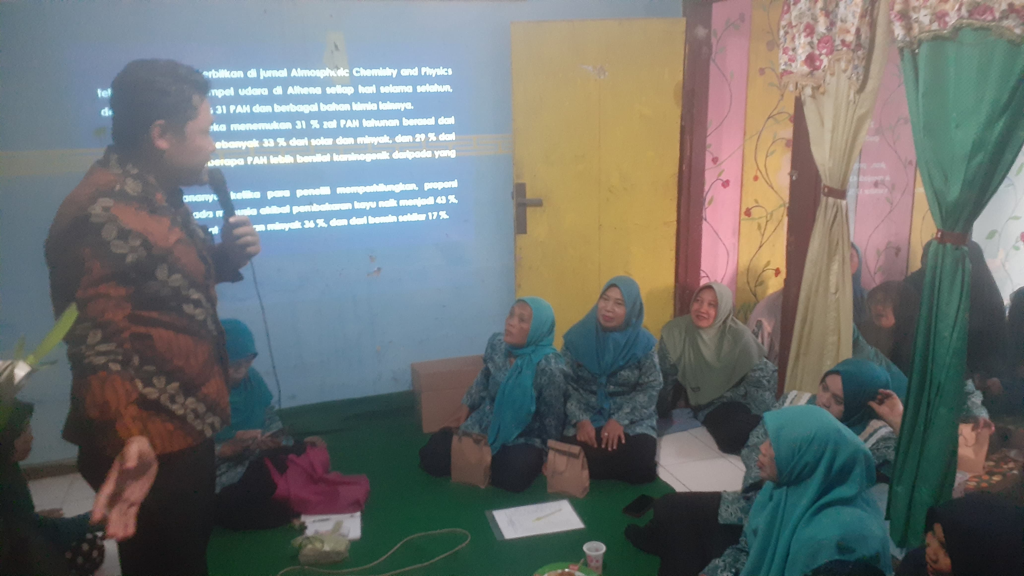 PKM - Universitas Nahdlatul Ulama Sidoarjo (Unusida) kembali menggelar Program Kemitraan Masyarakat (PKM) salah satunya ditempatkan di Desa Tlasih, Kecamatan Tulangan, Sidoarjo, Kamis (18/07/2024). 