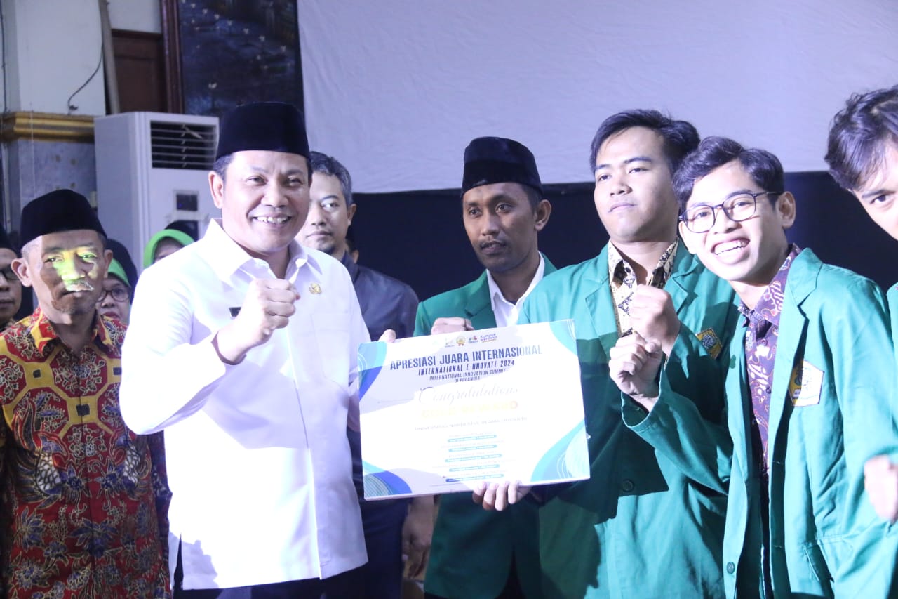 PEMBUKAAN - Plt Bupati Sidoarjo, Subandi menghadiri pembukaan Pengenalan Kehidupan Kampus Bagi Mahasiswa Baru (PKKMB) Unusida di Gedung Serba Guna Rahmatul Ummah, Sidoarjo, Rabu (04/09/2024).