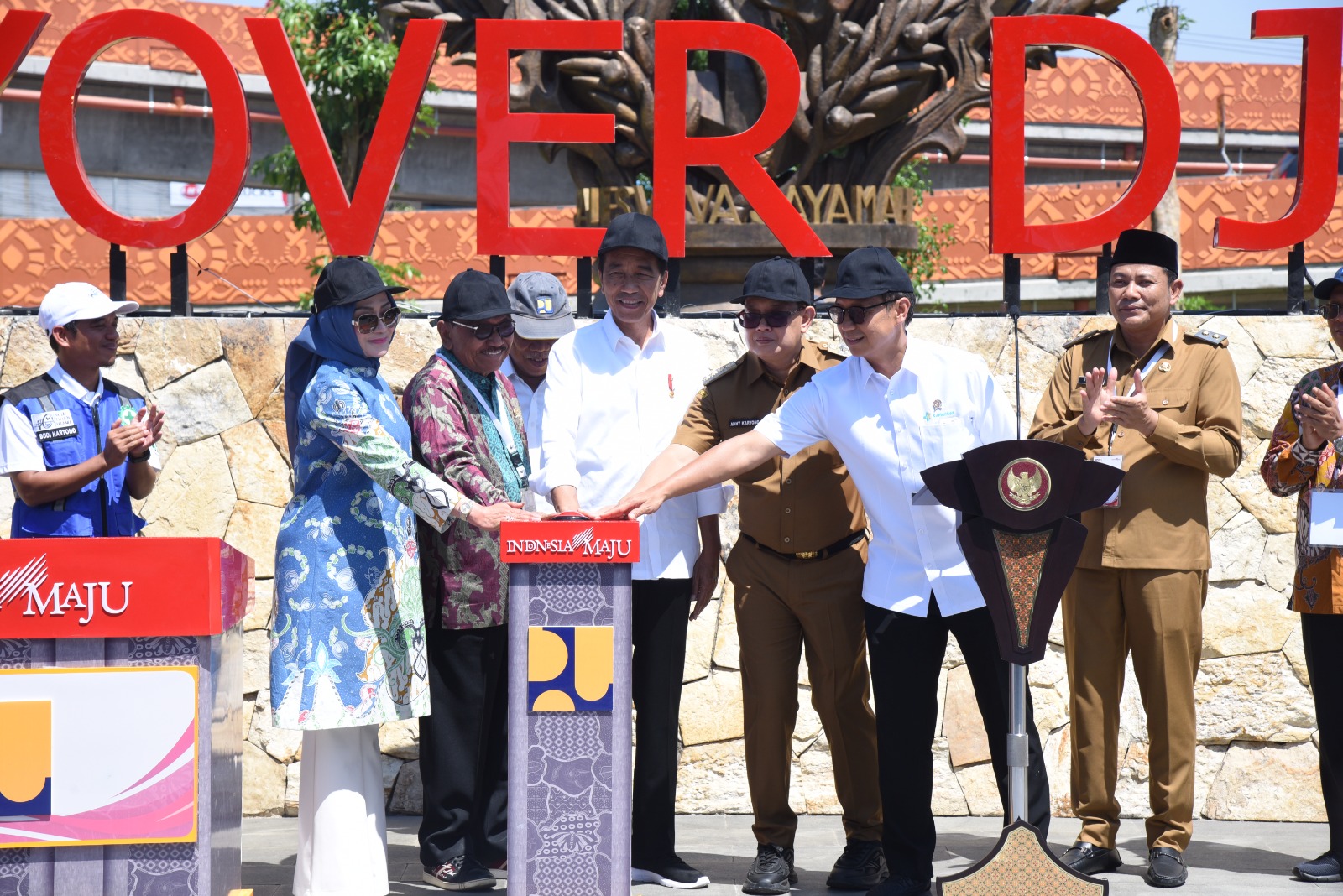 RESMIKAN - Flyover Djuanda yang ada di Aloha, Kecamatan Gedangan, Sidoarjo yang menelan anggaran Rp 363 miliar akhirnya diresmikan Presiden RI Joko Widodo (Jokowi), Jumat (06/09/2024). 