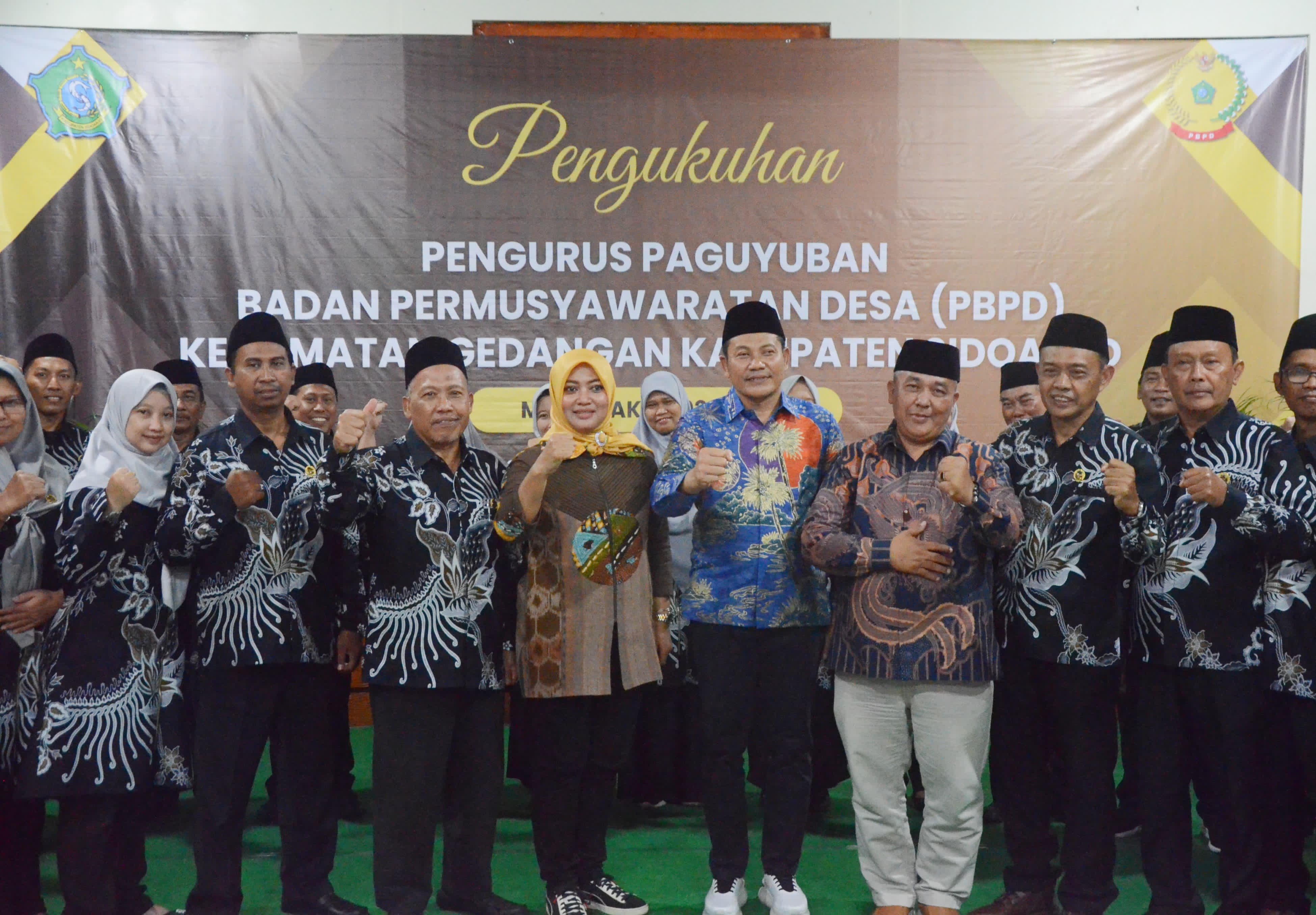 PENGUKUHAN - Plt Bupati Sidoarjo, Subandi menghadiri pengukuhan pengurus Paguyuban Badan Permusyawaratan Desa (PBPD) se Kecamatan Gedangan periode masa bakti 2024-2028, Jumat (06/09/2024) malam.