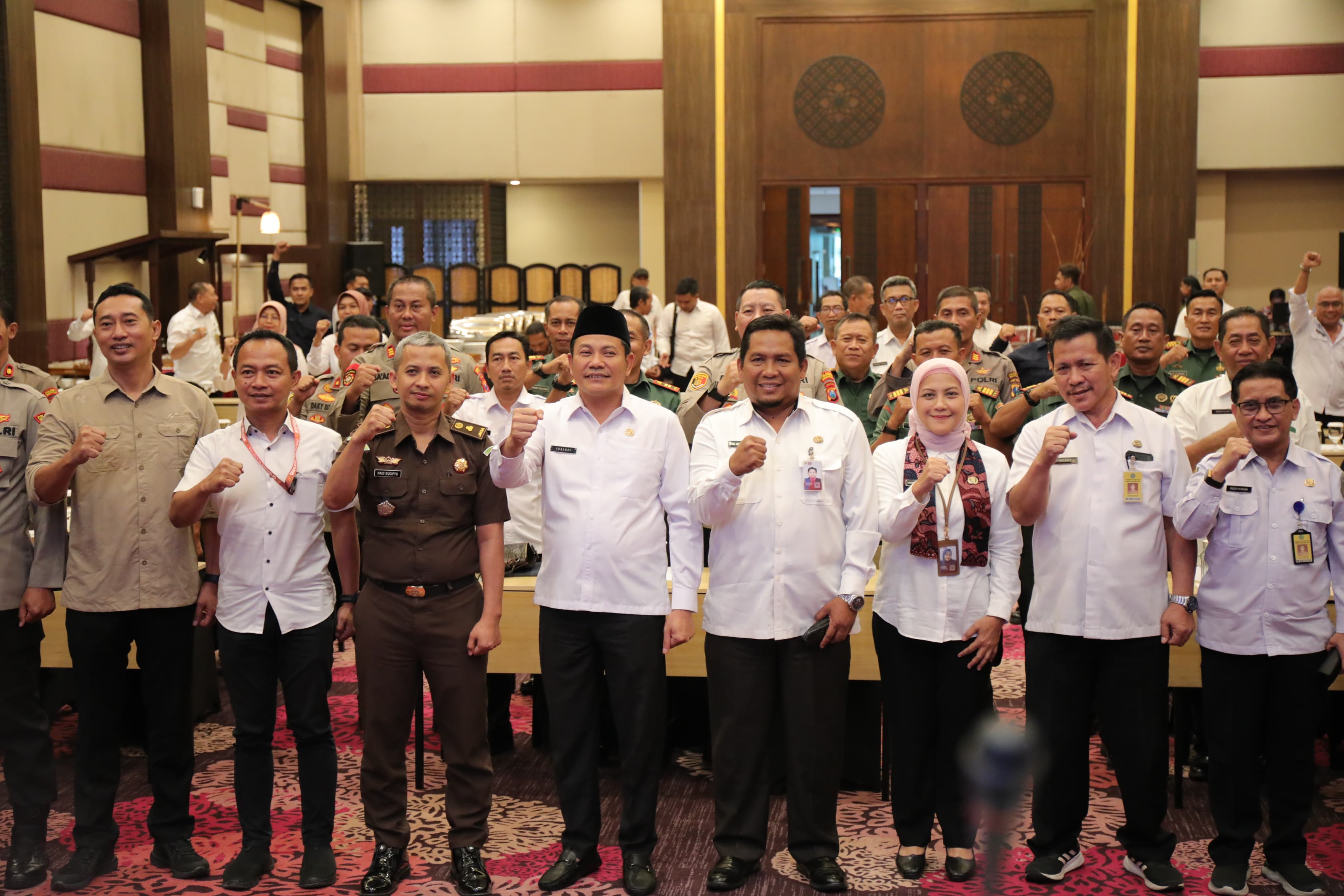 STABILITAS - Plt Bupati Sidoarjo, Subandi saat Rapat Koordinasi Tim Pemantauan Perkembangan Politik di Fave Hotel Sidoarjo, Rabu (11/09/2024).