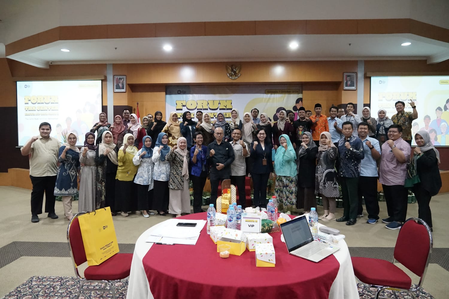 TAX CENTER - Kanwil DJP Jatim II menyelenggarakan kegiatan Forum Tax Center bersama Perguruan Tinggi yang ada di Jatim dengan tema Tax Center Kuat, Kemitraan Bermanfaat di Aula Mojopahit, Selasa (01/10/2024). 