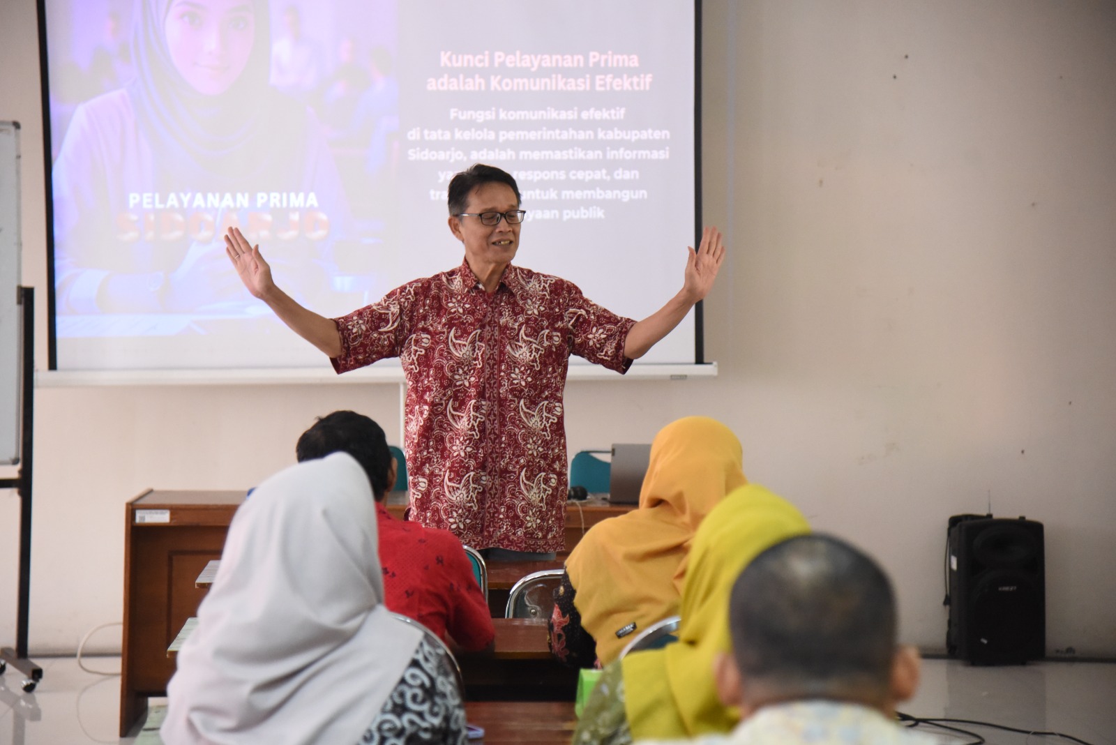 BIMTEK - Puluhan ASN Pemkab Sidoarjo ikut Bimbingan Teknis (Bimtek) Pelayanan Informasi Prima Tahun 2024 yang digelar Dinas Komunikasi dan Informatika Kabupaten Sidoarjo di kantor BKD selama dua hari, Rabu (09/10/2024). 