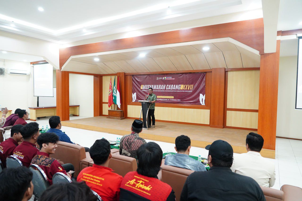 MUSCAB - Pjs Bupati Sidoarjo, Dr Muhammad Isa Ansori menghadiri Musyawarah Cabang (Muscab) XXVII Pimpinan Cabang (PC) Ikatan Mahasiswa Muhammadiyah (IMM) Sidoarjo di Aula Kampus 2 Universitas Muhammadiyah Sidoarjo (Umsida), Jumat (11/10/2024) sore.