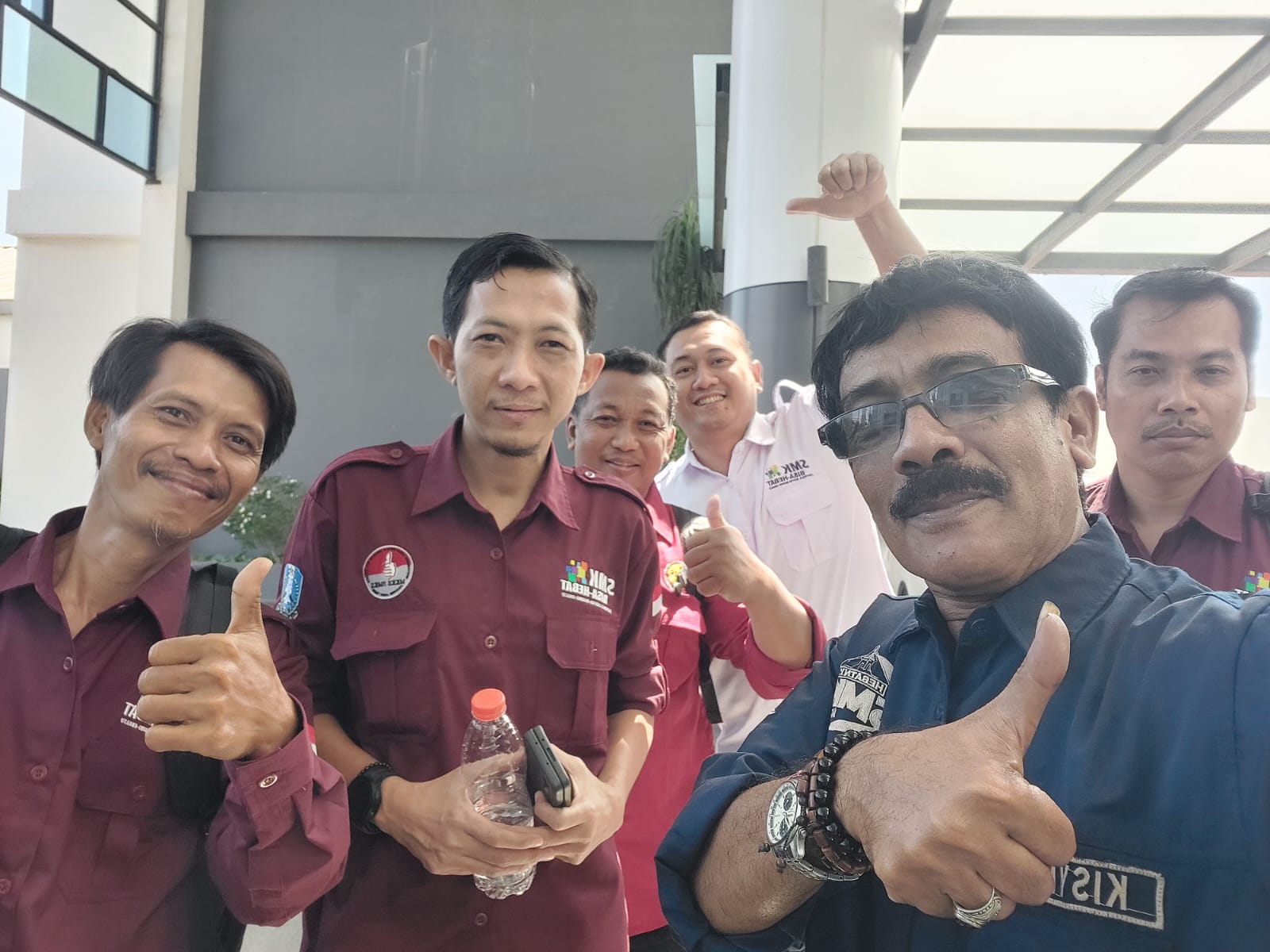 Ketua MKKS SMK Swasta Jawa Timur, Dr Kisyanto SM, SE MM (berkacamata)