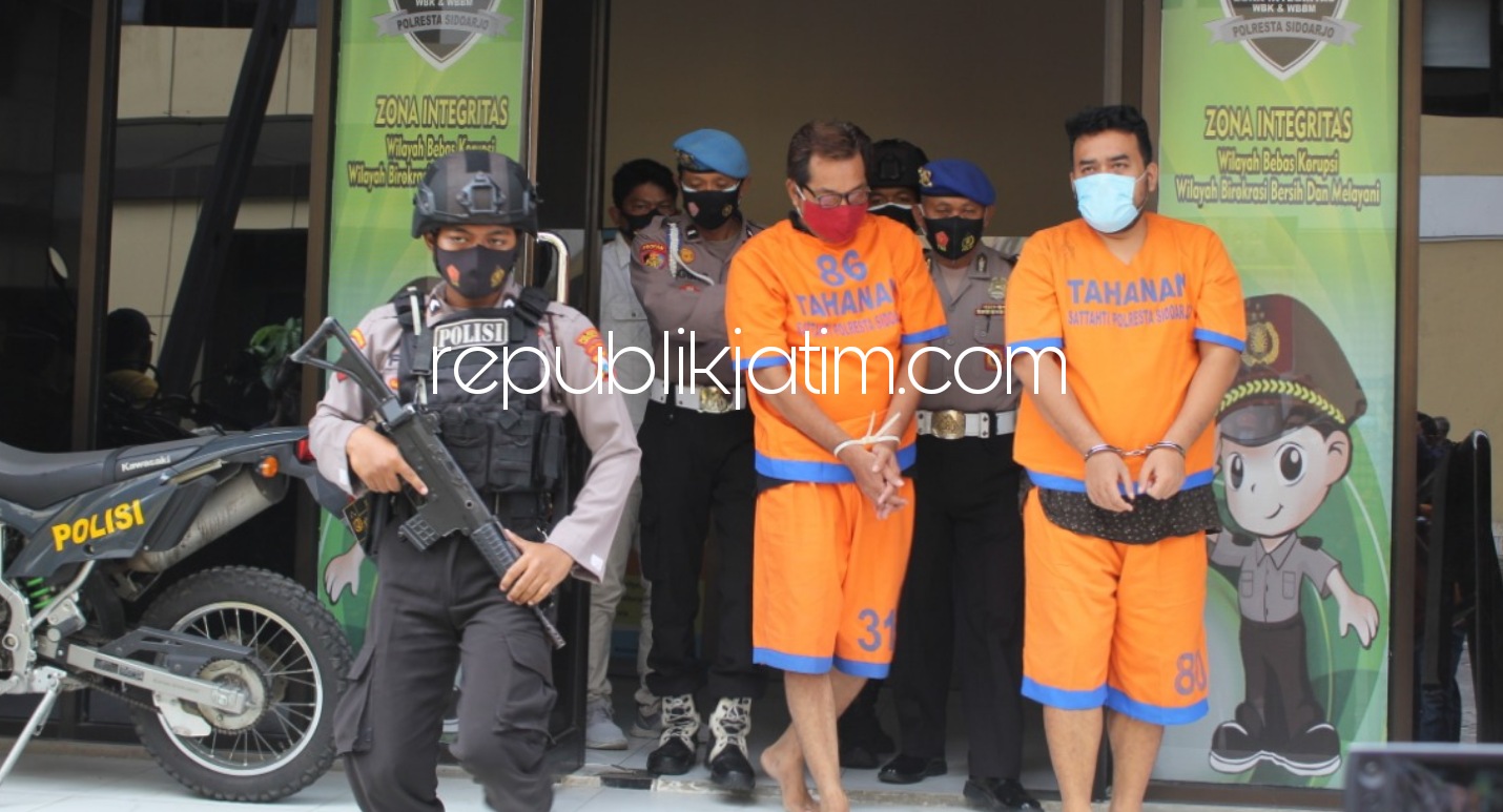 CALO - Calo CPNS, Kus Raharjo Hartadi (53) diringkus Satuan Reskrim, Polresta Sidoarjo beserta barang buktinya, Jumat (08/01/2021). 