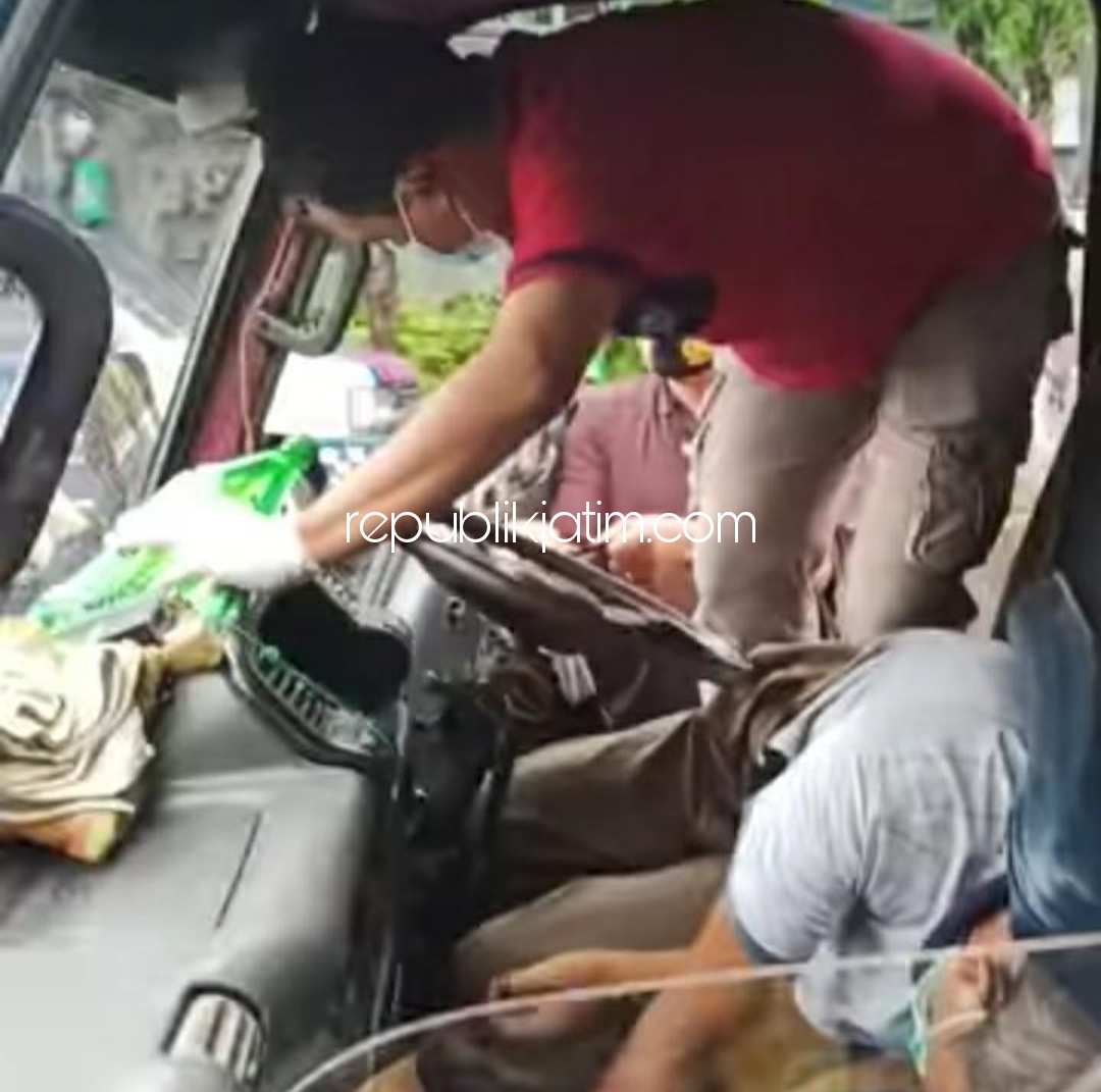 TEWAS - Seorang sopir angkot Bison Surabaya - Mojokerto, Suwadi tewas saat mengendarai mobilnya di JL Raya Setya Budi, Krian, Sidoarjo, Senin (18/01/2021) sore.