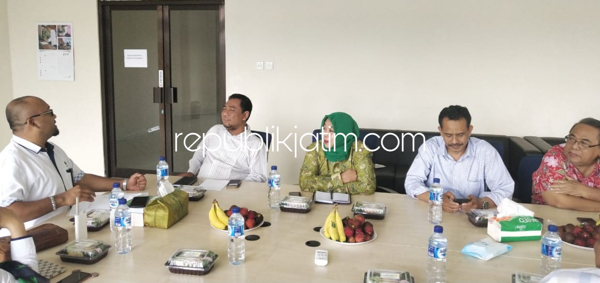 KUNJUNGAN - Sejumlah anggota dan pimpinan Komisi D DPRD Sidoarjo berkunjung ke BLKI Desa Janti, Kecamatan Tulangan, Sidoarjo, Senin (21/01/2019) kemarin.