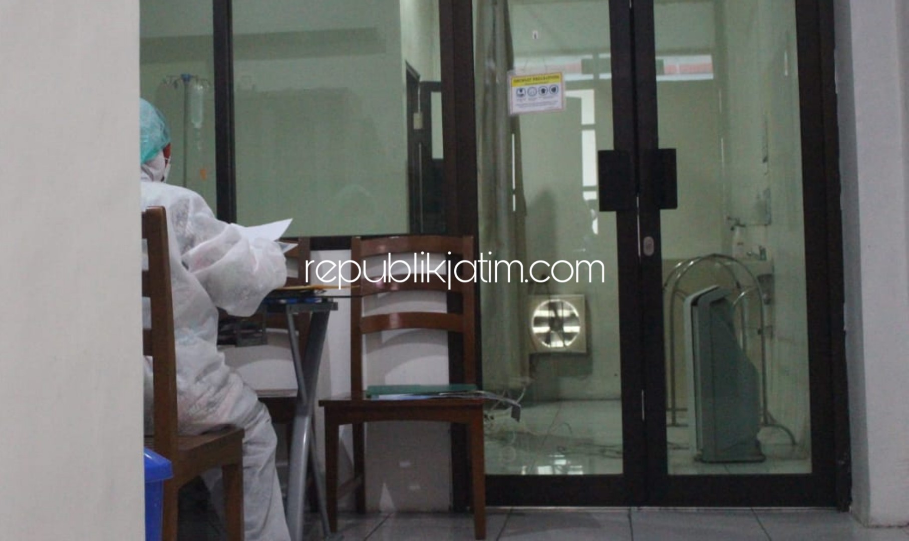 ISOLASI - Di ruang Isolasi RSUD Sidoarjo inilah TKW asal Hongkong, M dirawat dan ditangani tim medis hingga dinyatakan negatif virus Corona, Rabu (29/01/2020).