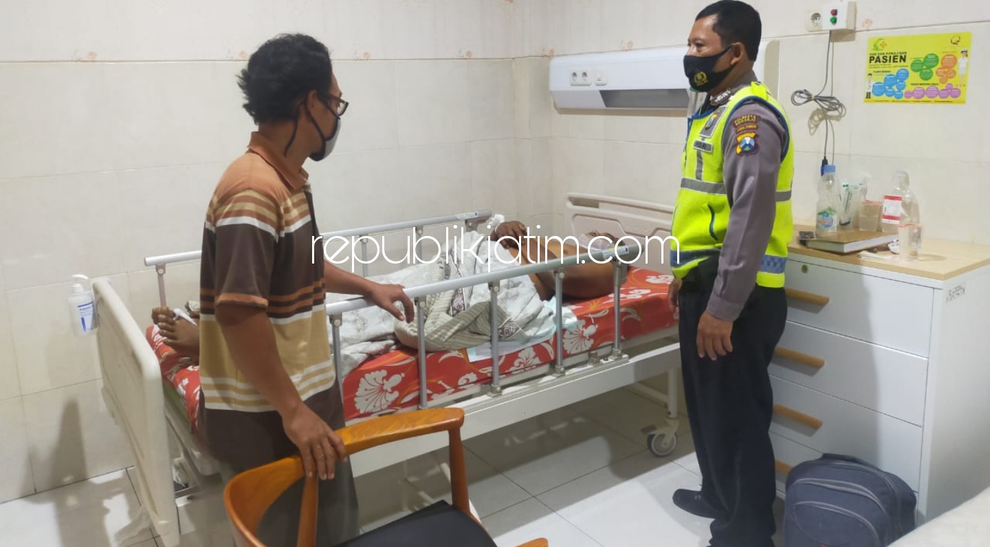 MENINGGAL - Korban penganiayaan, Misto (56) warga Desa Watesari, Kecamatan Balongbendo, Sidoarjo meninggal dunia di RSU Anwar Mediko Balongbendo, Sidoarjo, Jumat (12/02/2021).