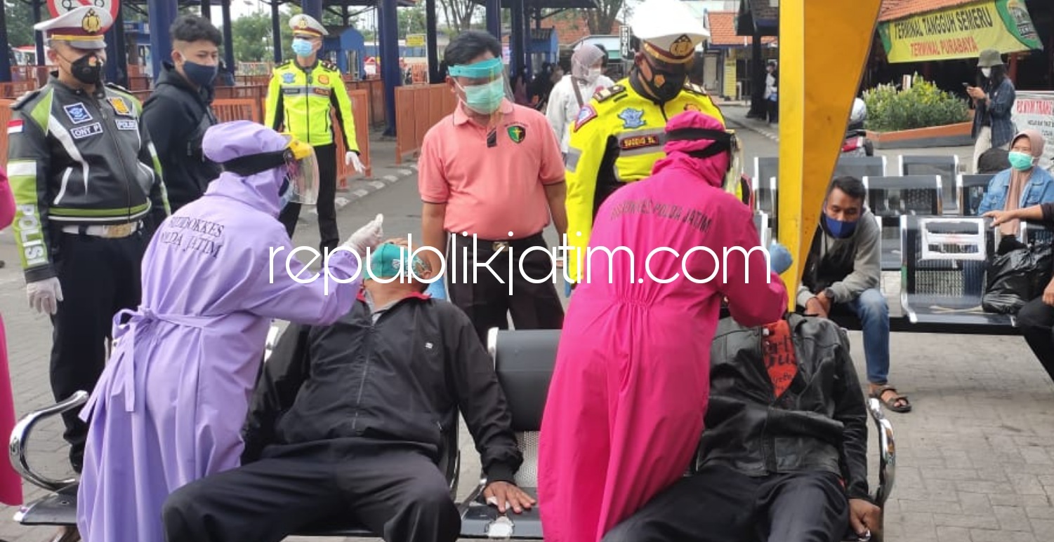 REAKTIF - Sebanyak tiga warga luar kota Sidoarjo yang dirapid tes di perbatasan masuk Sidoarjo hasilnya reaktif, Minggu (14/02/2021). 