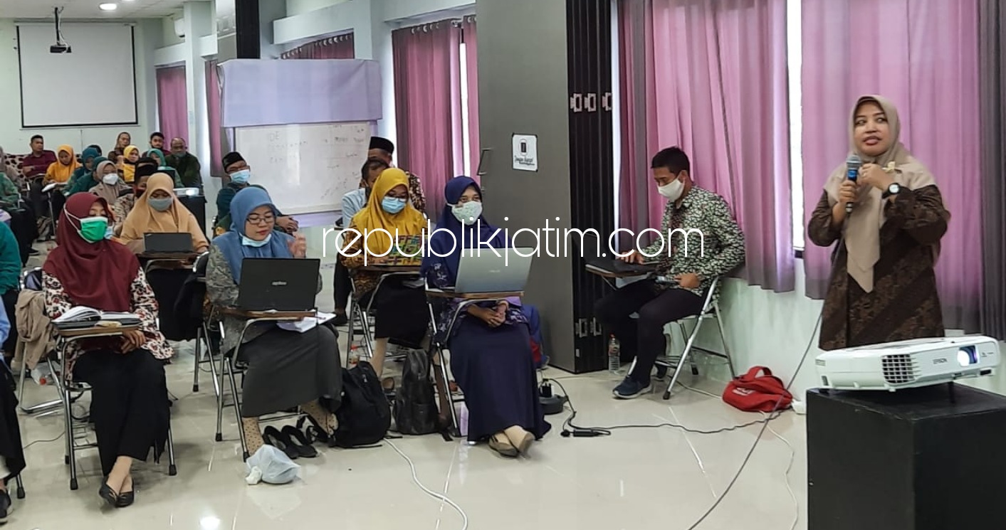 AKM - Sebanyak 120 guru dari 40 Madrasah Aliyah Swasta di Sidoarjo mengikuti kegiatan Workshop Penyusunan Soal Asesmen Kompetensi Minimum (AKM) di Universitas Nahdlatul Ulama Sidoarjo (Unusida), Rabu (17/02/2021).