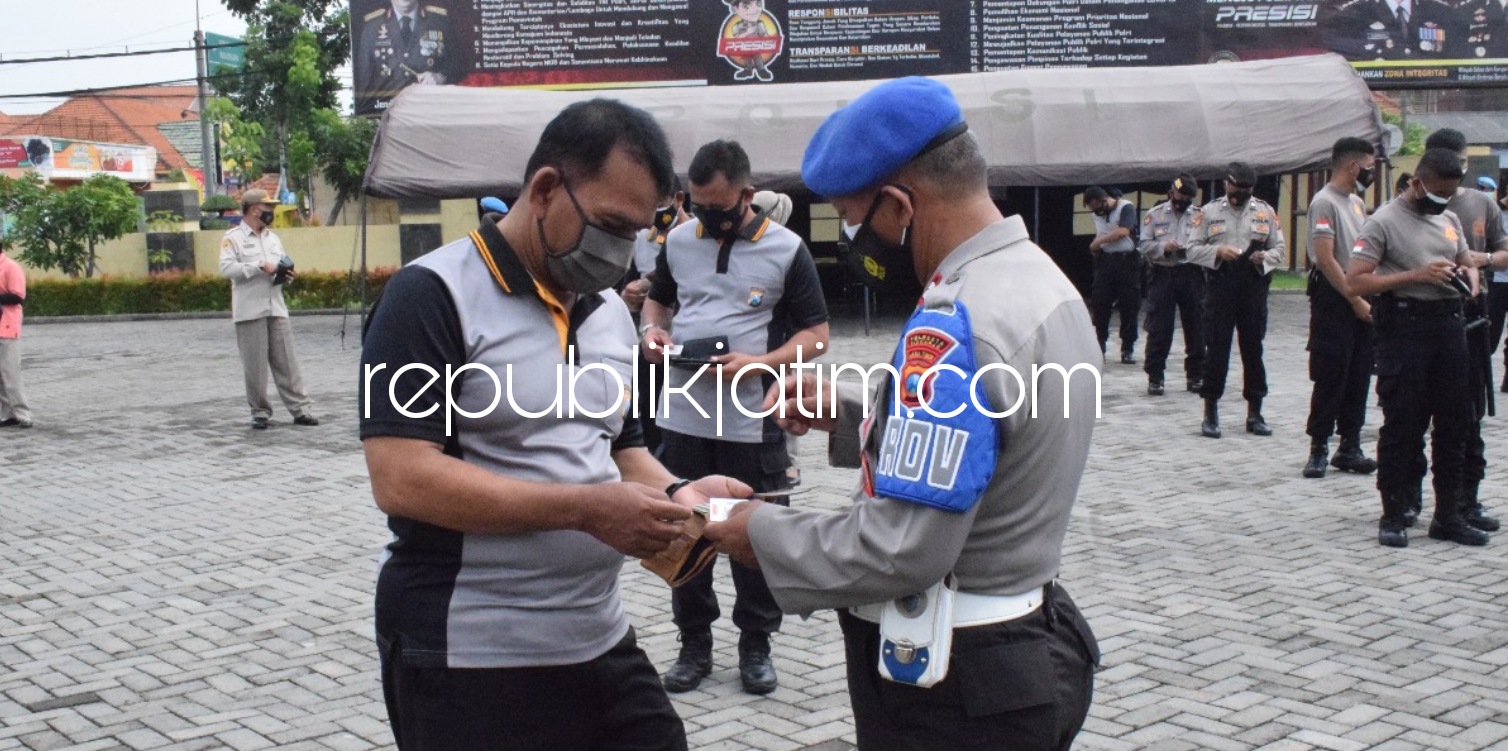 OPERASI - Tim Penegakkan Ketertiban dan Disiplin (Gaktibplin) Bidang Propam Polda Jawa Timur menggelar operasi anggota dan ASN Polresta Sidoarjo serta polsek jajaran, Selasa (23/02/2021).