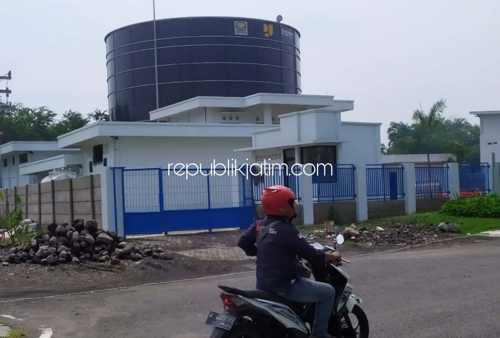 SIAP BEROPERASI - Salah satu Distribution Center (DC) milik PDAM Delta Tirta Sidoarjo yang ada di Perum Kahuripan Nirvana Village (KNV) Desa Pagerwojo, Kecamatan Buduran, Sidoarjo siap dioperasikan melayani 16.000 pelanggan, Selasa (03/03/2020).