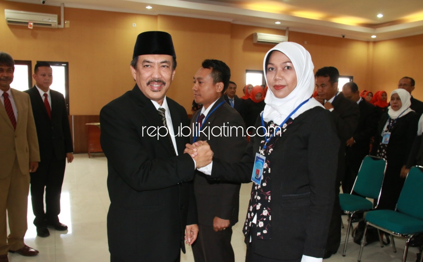 DIKLAT - Wakil Bupati Sidoarjo, Nur Ahmad Syaifuddin membuka Pelatihan Kepemimpinan Administrator angkatan IV di kantor Badan Kepegawaian Daerah (BKD) Sidoarjo JL Majapahit Nomor 5, Sidoarjo, Rabu (04/03/2020). 