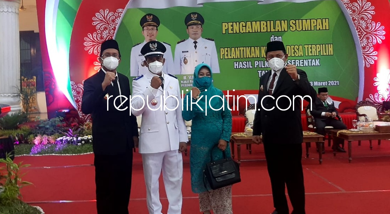 BERSAMA - Kepala Desa Kemangsen, Kecamatan Balongbendo, Abdul Rouf saat berfoto bersama Bupati dan Wakil Bupati Sidoarjo, Ahmad Muhdlor Ali (Gus Muhdlor) dan Subandi usai pelantikan pekan kemarin.