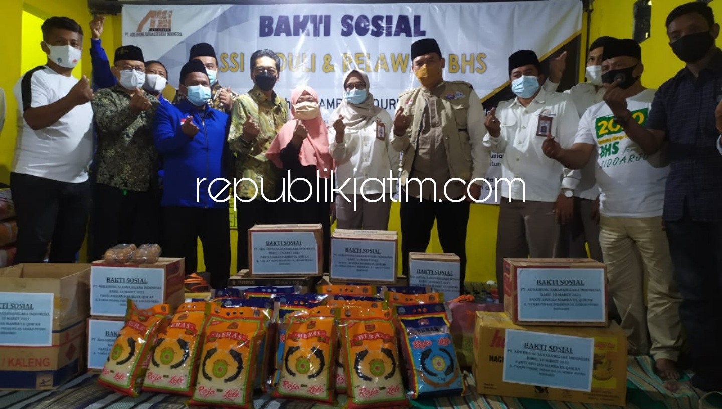 BERBAGI - Penasehat Utama PT Adiluhung Sarana Segara Indonesia (ASSI), Bambang Haryo Soekartono (BHS) dan manajemen memberi bantuan ke Panti Asuhan Mamba'ul Qur'an di Perumahan Taman Pinang Indah (TPI) Blok B7/18, Sidoarjo, Rabu (10/03/2021). 