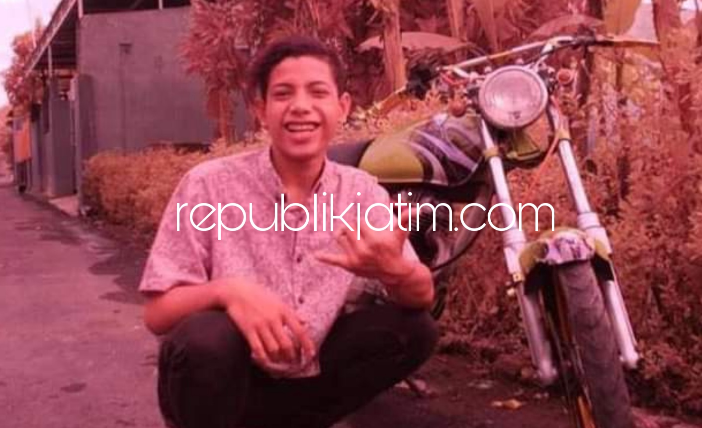DOKUMEN - Foto semasa hidup korban tenggelam di Long Storage Kalimati, Ach Dafin Affandi (18) warga Desa Terungwetan, Kecamatan Krian, Sidoarjo dan lokasi Warkop lokasi korban melompat dan berenang.