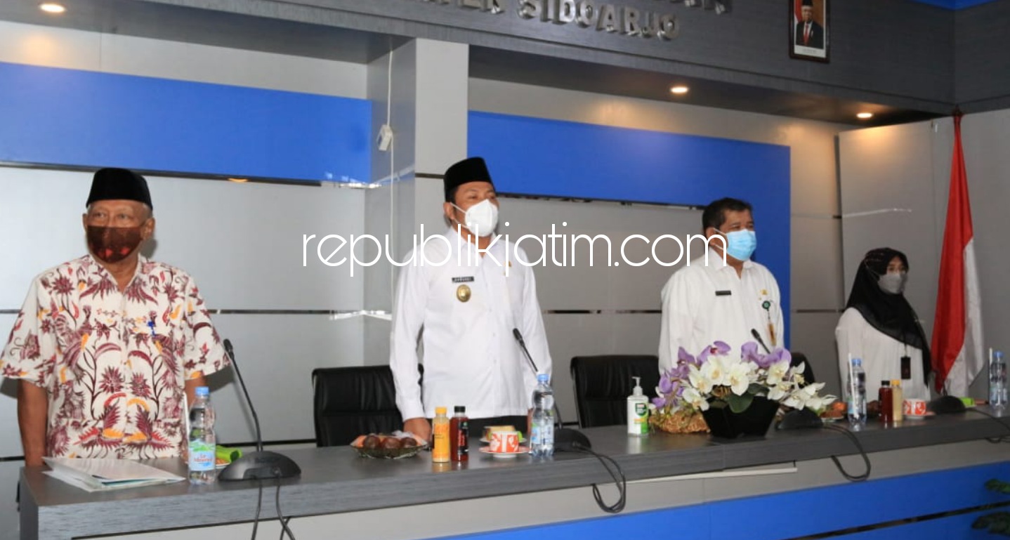 PELATIHAN - Wakil Bupati Sidoarjo, Subandi membuka acara pelatihan puluhan kader Lanjut Usia (Lansia) dalam peningkatan keterampilan kader Lansia yang digelar Dinas Kesehatan (Dinkes) Pemkab Sidoarjo, Rabu (07/04/2021).